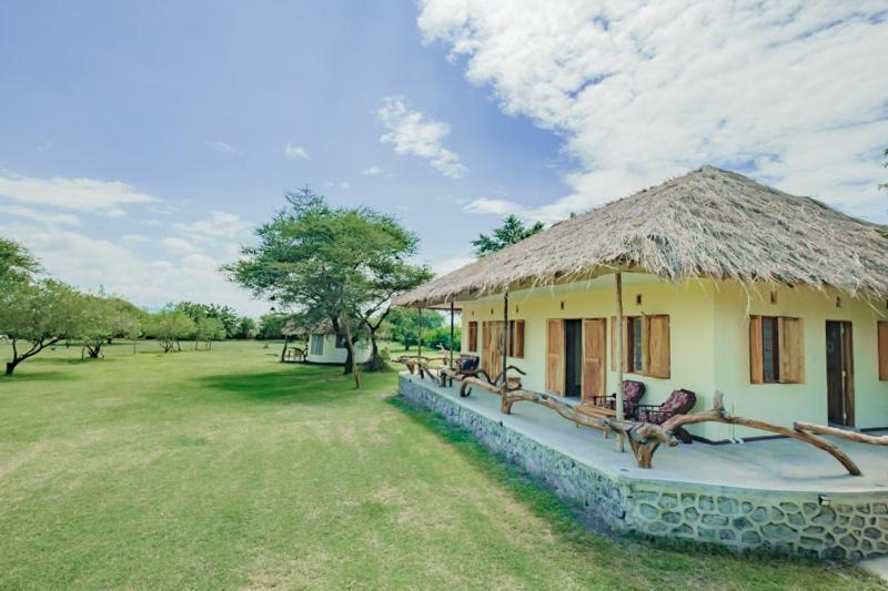 Lake Natron Maasai Giraffe Eco Lodge And Camping Mtowabaga 外观 照片