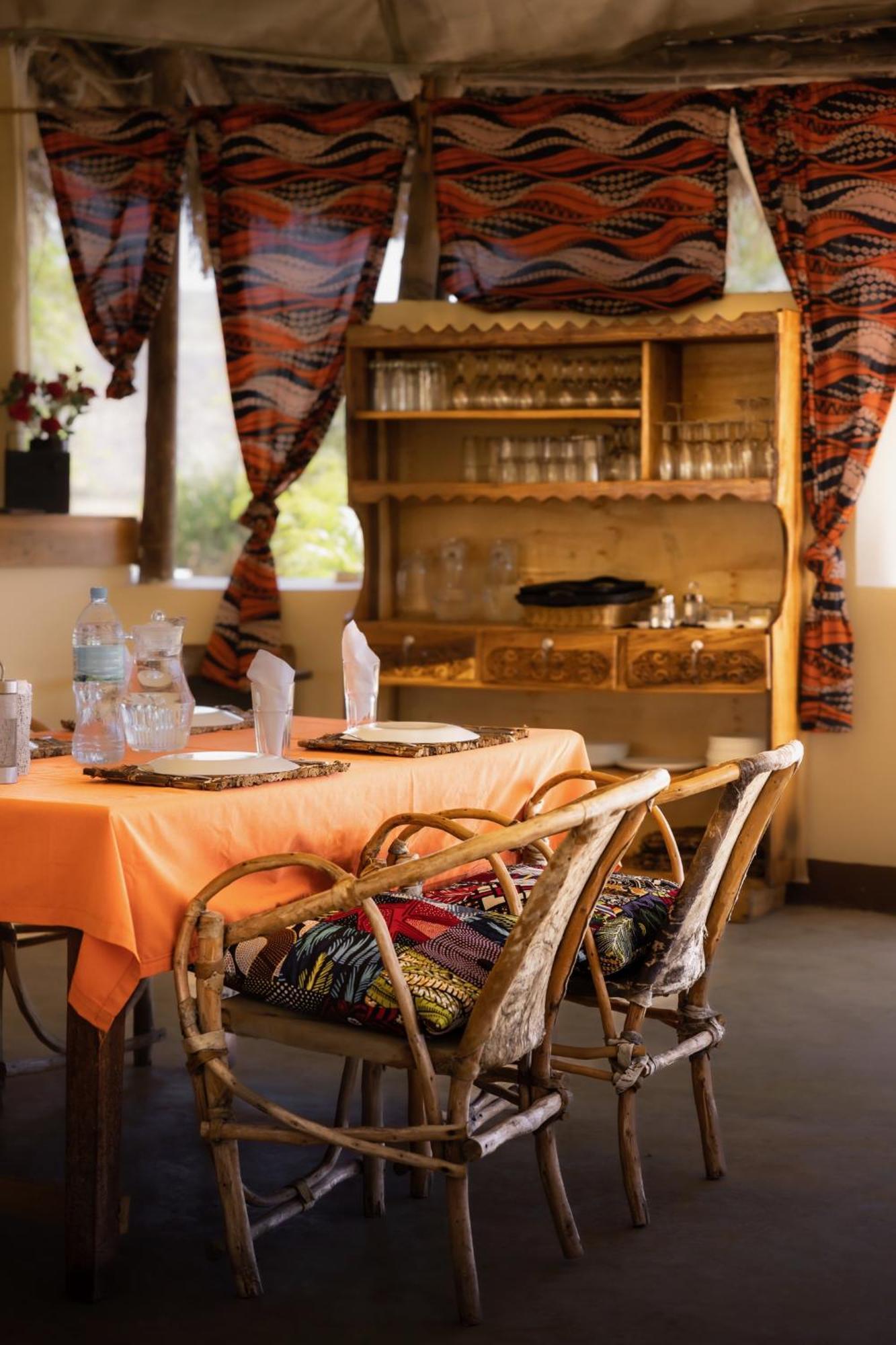 Lake Natron Maasai Giraffe Eco Lodge And Camping Mtowabaga 外观 照片